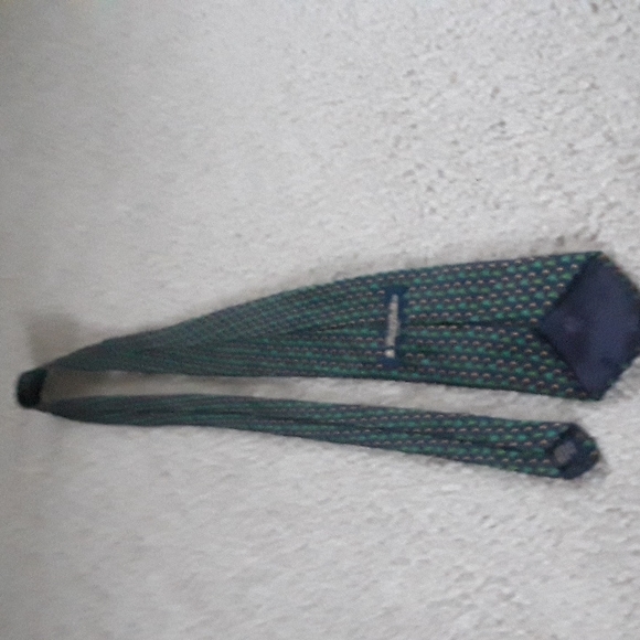 Brooks Brother tie man - Picture 6 of 7